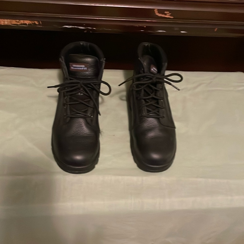 Steel toed boot’s